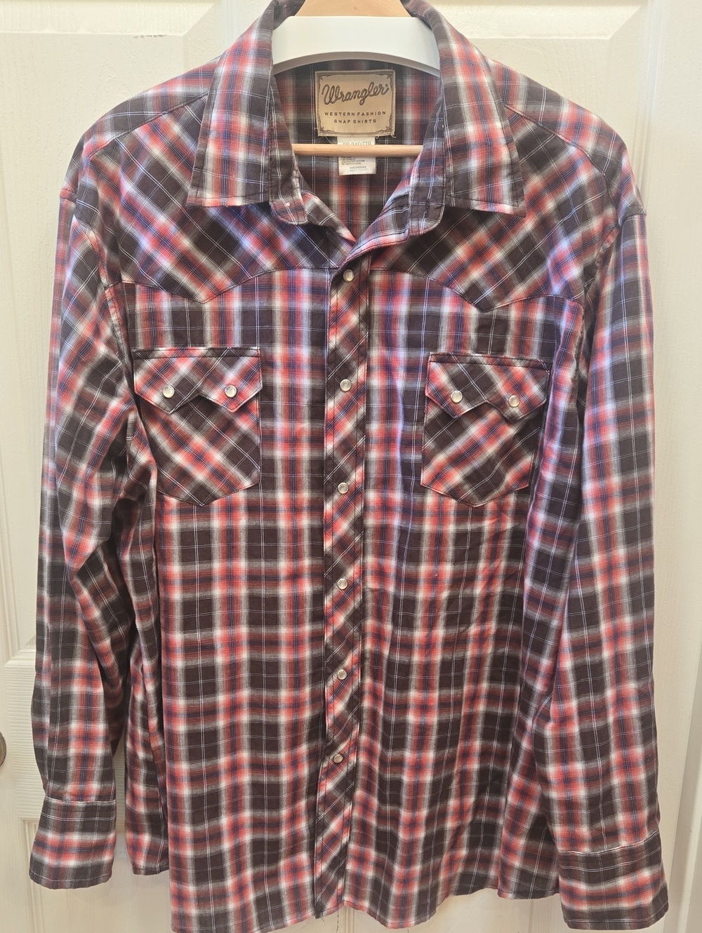 Wrangler Men's Red and Black Plaid Button-Down Shirt